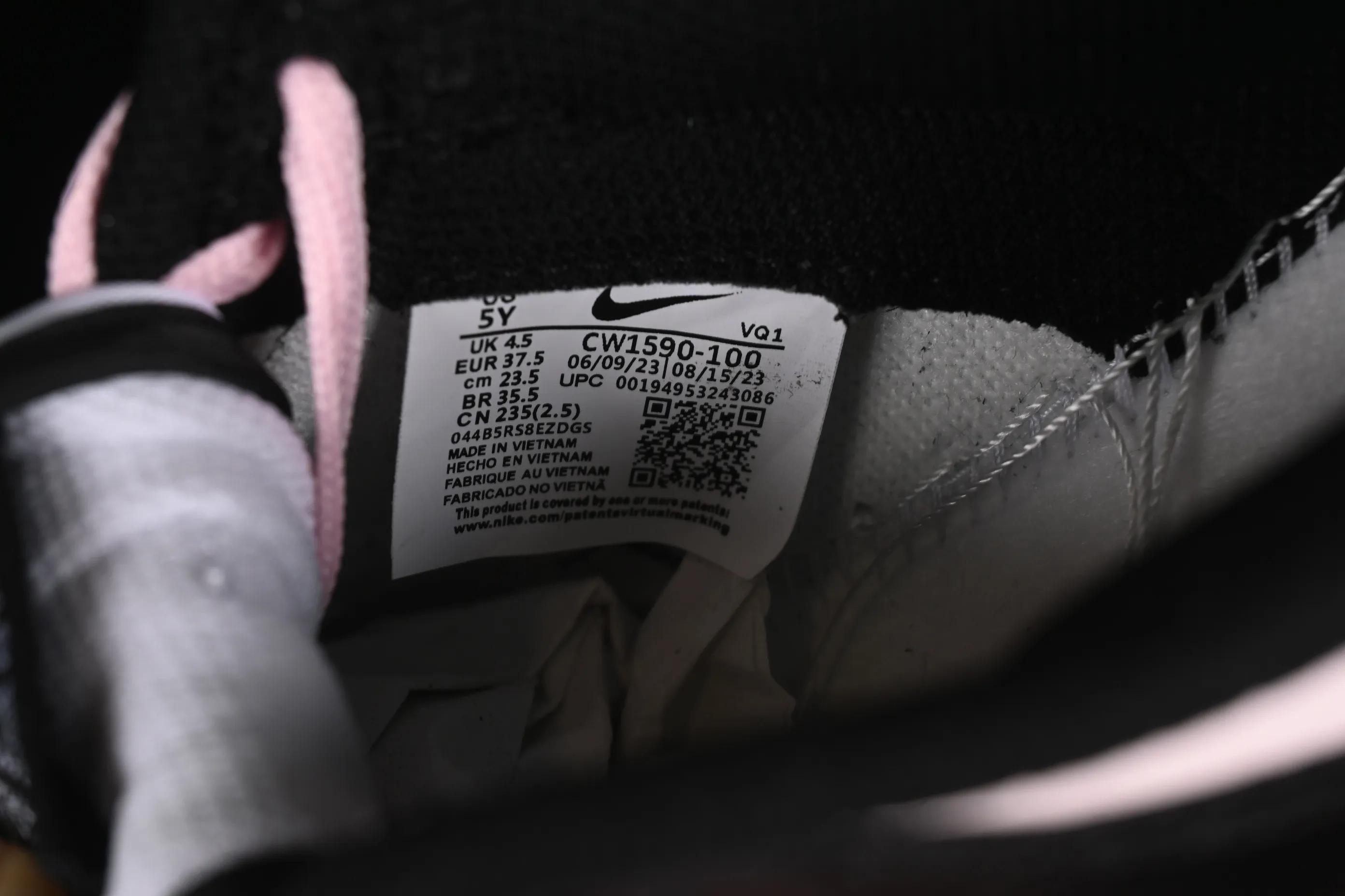 All categories Nk SB Dunk series Nk SB Dunk Low low-top sneakers Nk Dunk Black Pink Steam Puppet Kirino Sakura SB low-top casual sneakers CW1590-100